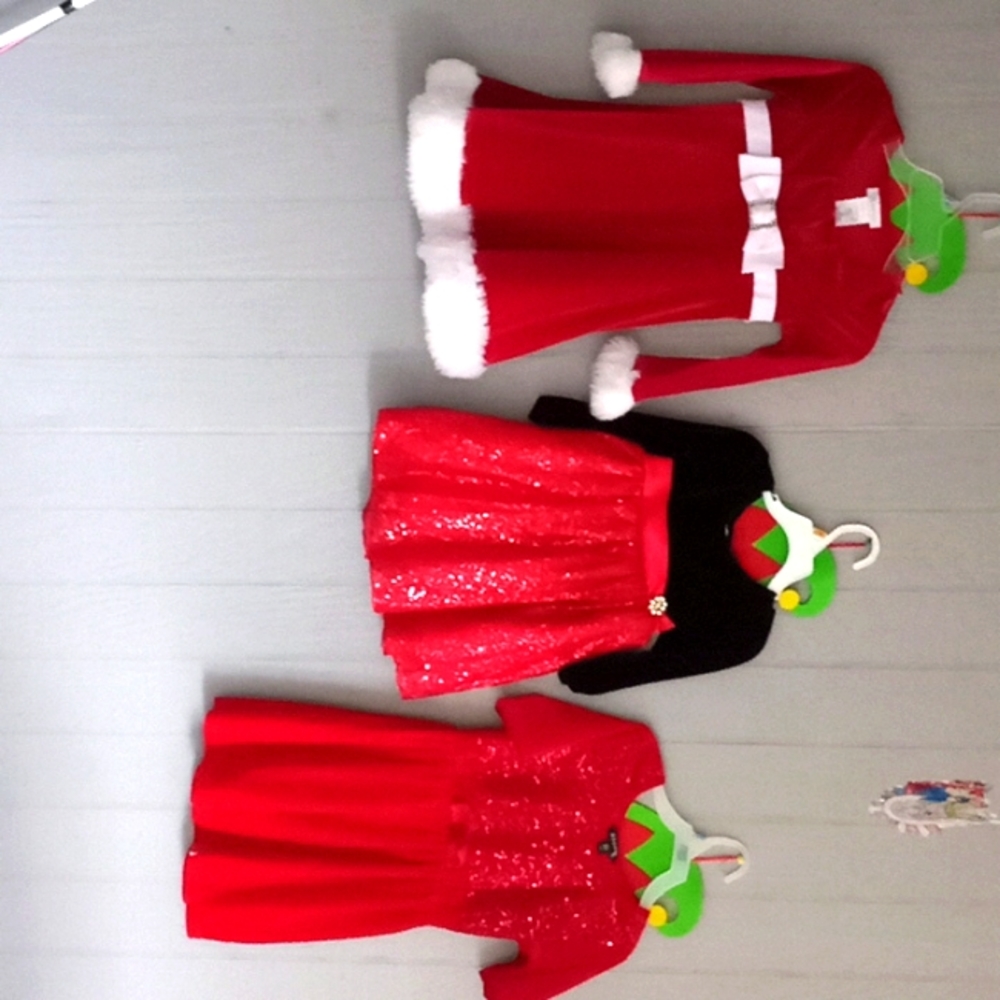 Little girls Christmas 🎄 dresses 🧣